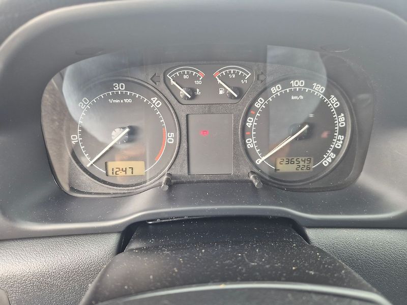 Škoda Octavia 1.9TDi 74Kw, STK do 02/2028 - fotka 13 z 18