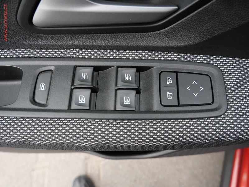 Dacia Jogger (2023) 1.0TCe, Exception - fotka 15 z 27