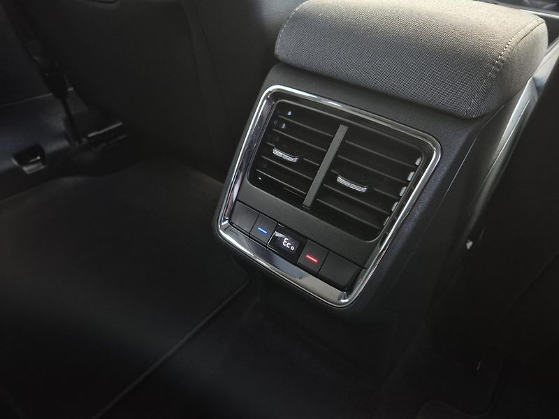 Škoda Enyaq 150kw, iV80 19ALU TZ SOH 96% - fotka 39 z 44