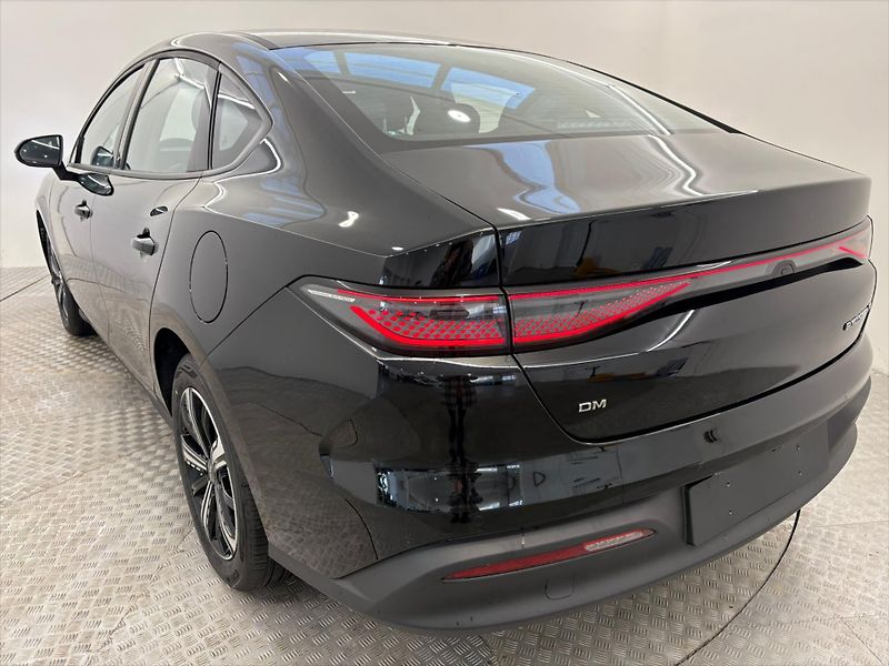 BYD Seal 5 DM-i (2025) 156 Kw Design - fotka 4 z 10