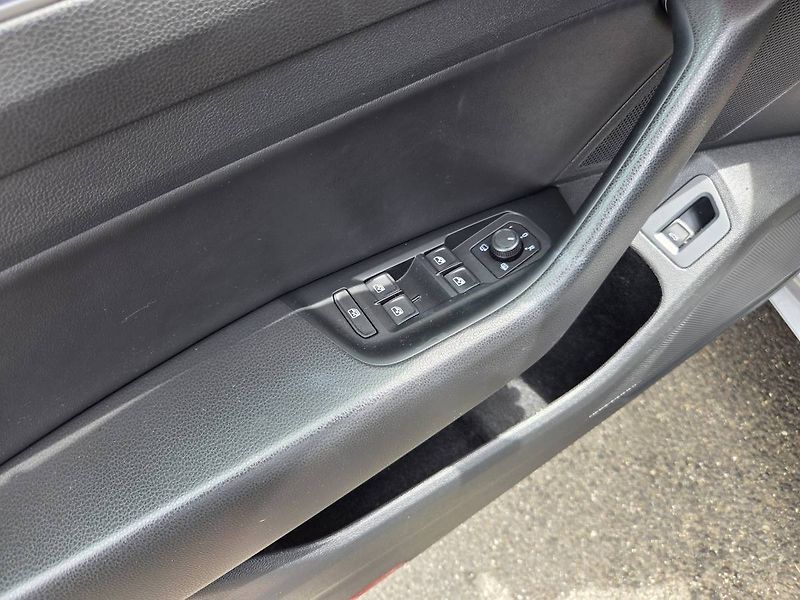Volkswagen Arteon (2018) 2.0 BiTDI DSG 4M 176kW R-Line - fotka 13 z 71