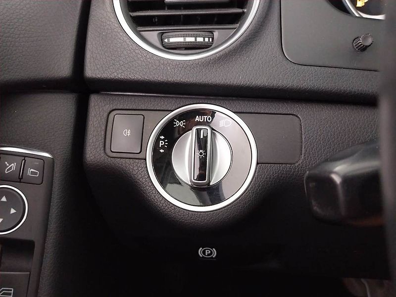 Mercedes-Benz Třídy C (2011) C 250 CDI 4MATIC, 4X4 - fotka 18 z 23