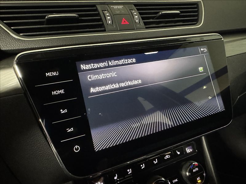 Škoda Superb 1,4 TSi  DSG iV Style Virtual - fotka 44 z 50