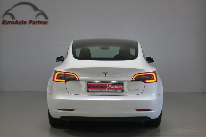 Tesla Model 3 (2023) Long Range Dual Motor SOH 97% - fotka 3 z 47