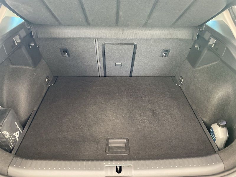 Cupra Formentor (2024) 1.5 TSI DSG - fotka 28 z 35