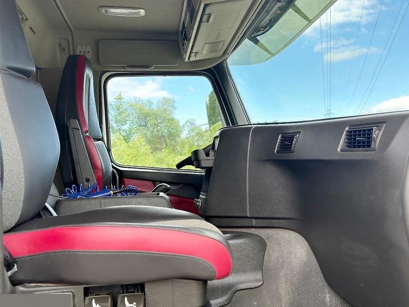 Volvo (2019) FMX 8X4 s1 EURO 6 - fotka 9 z 10