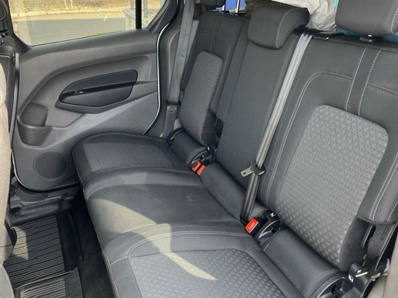 Ford Tourneo Connect 1.5D,74KW,1.MAJ.,CZ,SERVIS,DP - fotka 12 z 14