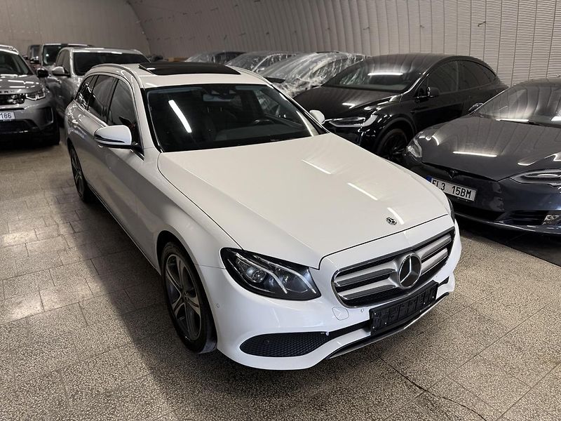 Mercedes-Benz Třídy E (2018) 220D,TOP ,TZ, adaptivní tempo - fotka 5 z 34