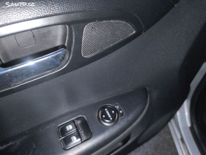 Hyundai i20 1,4,MAX VÝBAVA,100KM,1MAJ50LET - fotka 21 z 28