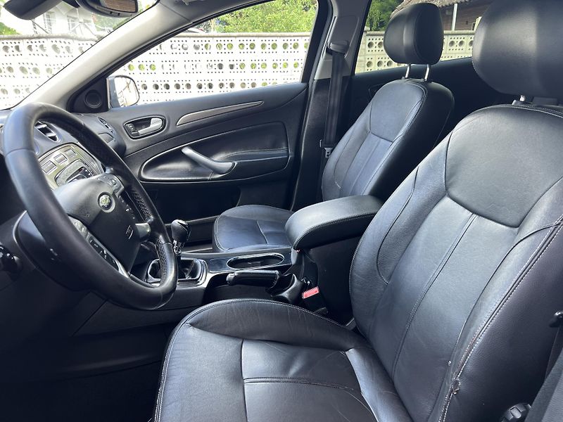 Ford Mondeo 2.0TDCi KLIMA KŮŽE TEMPOMAT - fotka 9 z 38