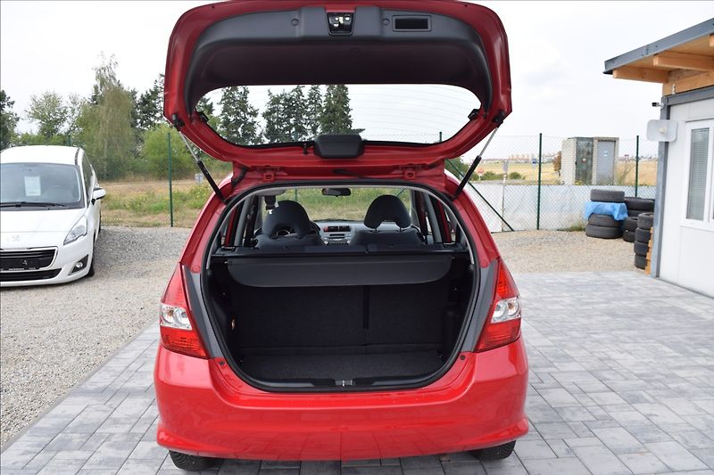 Honda Jazz 1,3 i 57KW NOVÁ STK BEZ KOROZE - fotka 25 z 45