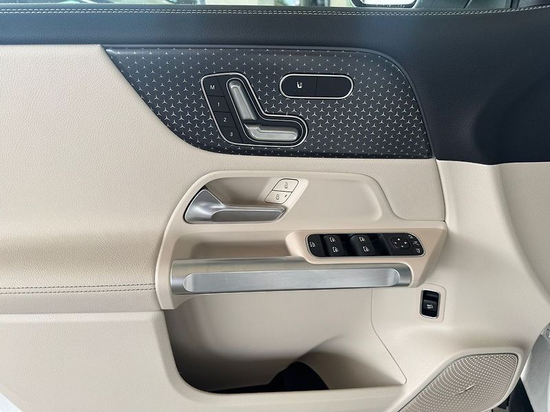Mercedes-Benz EQB 350 4MATIC - fotka 12 z 20