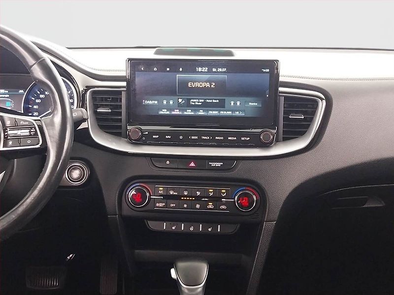 Kia XCeed (2020) Plug-in-Hybrid - fotka 12 z 23