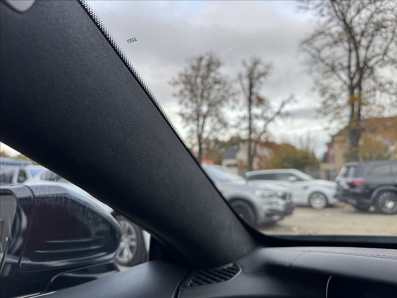 Mercedes-Benz Třídy S 560 4Matic AMG - fotka 28 z 37