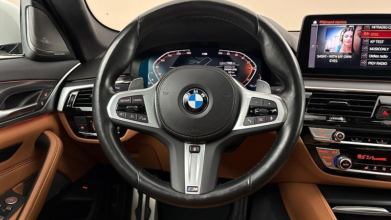 BMW Řada 5 540i AUT M-paket - fotka 9 z 32