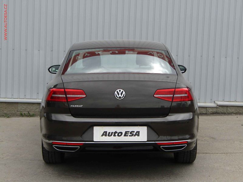 Volkswagen Passat (2018) 2.0TDi - fotka 5 z 19