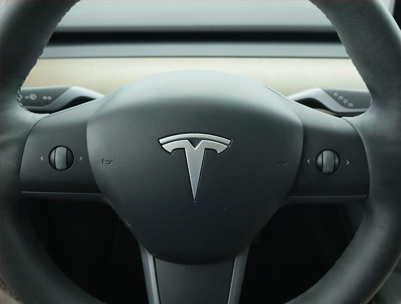 Tesla Model Y (2022) Long Range AWD 79kWh, SoH 91% - fotka 22 z 23