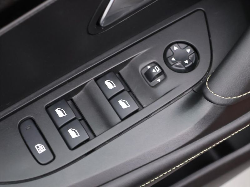 Peugeot 2008 1,2 PT114kW CZ GT-line - fotka 15 z 40