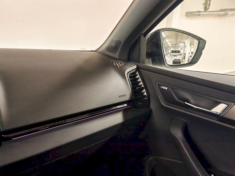 Škoda Karoq (2025) 1.5 TSI 110 kW DSG Sportline - fotka 6 z 32