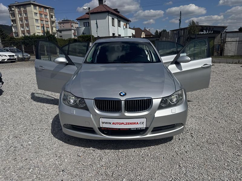 BMW Řada 3 (2006) 330iX,MANUÁL - fotka 9 z 33