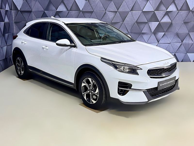 Kia Ceed 1.6 CRDi 100 KW 7DCT EXCLUSIVE - fotka 4 z 24
