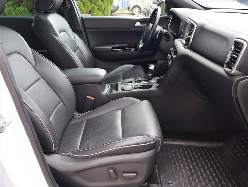 Kia Sportage (2018) 1.6 T-GDI, 4X4, Automat, Kůže - fotka 9 z 29