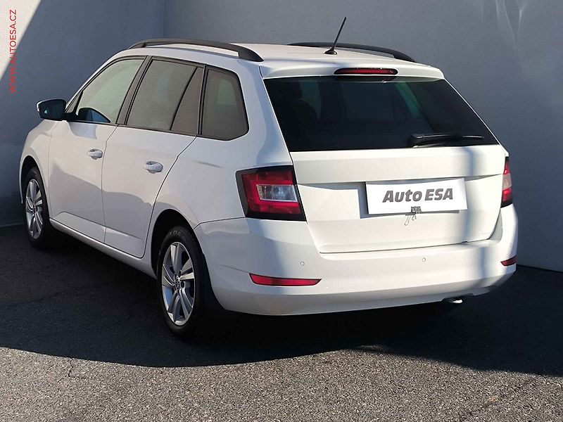 Škoda Fabia (2022) 1.0 TSi, 2.maj,ČR, Ambition - fotka 6 z 22