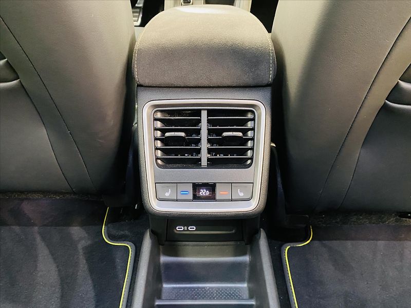 Škoda Elroq RS 84kWh 250kW 4x4 85 - fotka 19 z 29