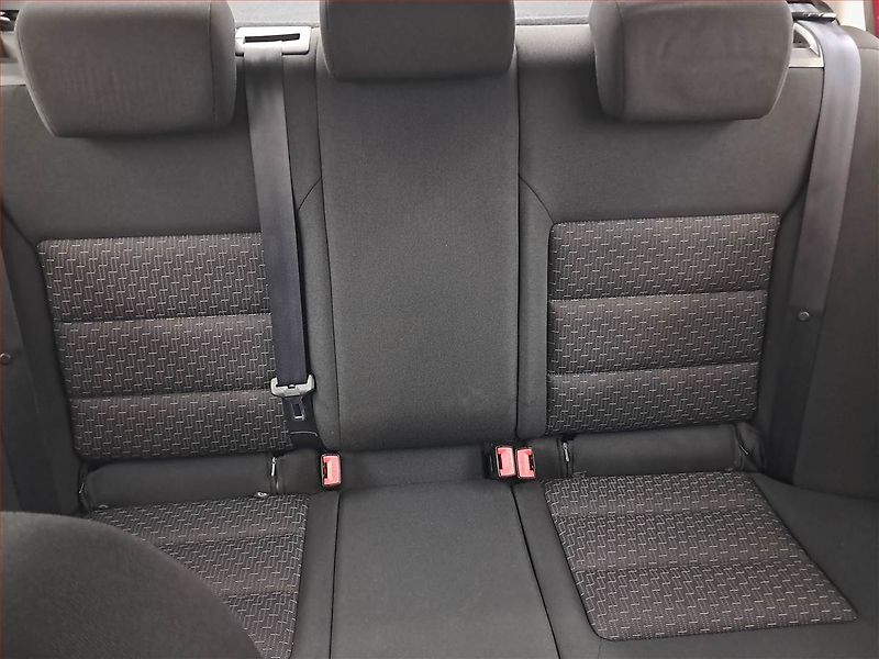 Škoda Octavia (2012) 1.4 TSI, Serv.kniha - fotka 10 z 14