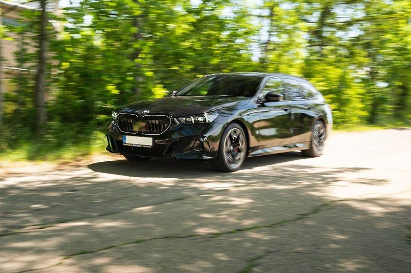 BMW Řada 5 (2025) 540d xDrive, M Sport, Tažné - fotka 31 z 32