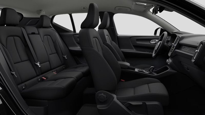 Volvo XC40 (2026) B3 AUT ESSENTIAL - fotka 4 z 11