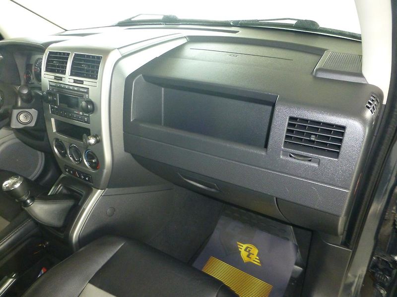 Jeep Compass (2008) 2,0CRDI*VYHŘ.SED*TAŽNÉ*ALU*4X4 - fotka 18 z 23