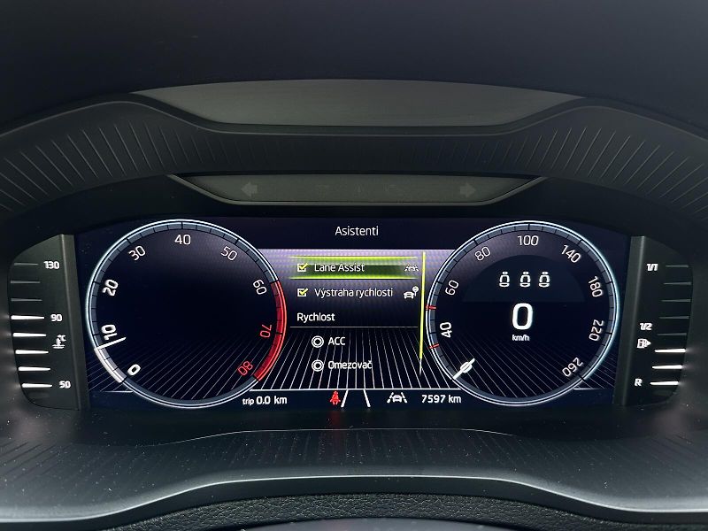 Škoda Karoq 1.5TSi Top & Selection 150PS L - fotka 22 z 46