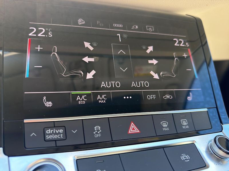 Audi e-tron (2023) 55 300KW 21 ALU PANORAMA - fotka 27 z 27