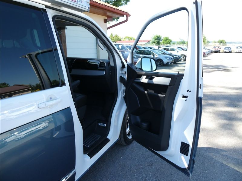 Volkswagen Multivan 2,0 TDi DSG Highline,1.majitel - fotka 29 z 50