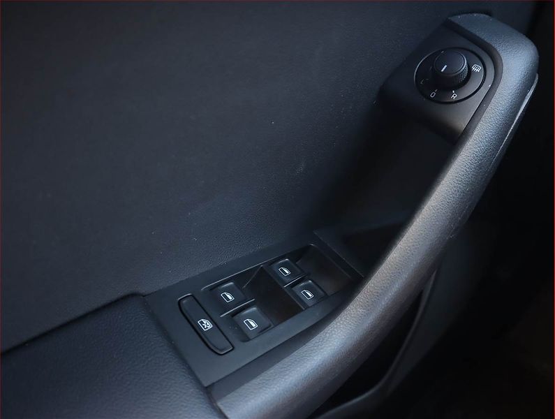 Škoda Octavia (2015) 1.4 TSI, Automat, Kůže, Navi - fotka 17 z 20