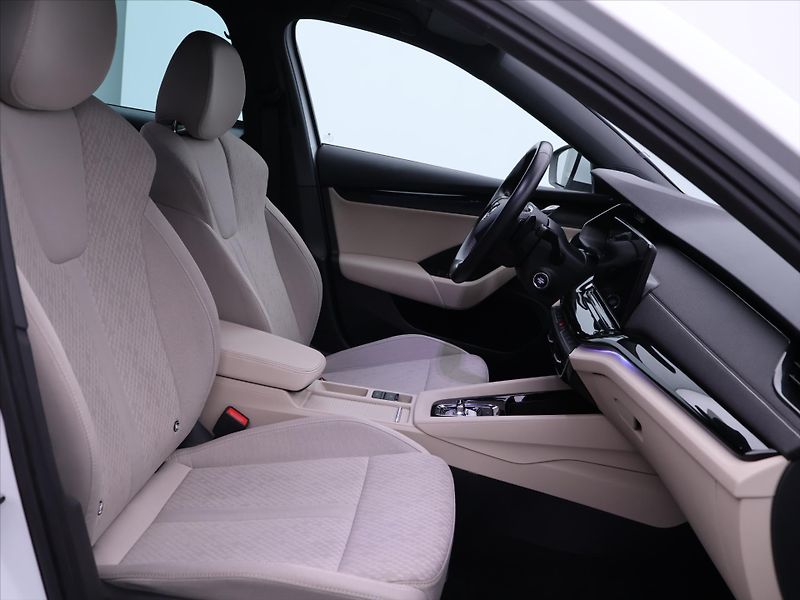 Škoda Octavia 2,0 TDI 110kW DSG Style CZ - fotka 14 z 40
