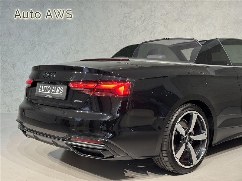Audi A5 2,0 TDi  S-Line Quattro Matrix - fotka 12 z 47