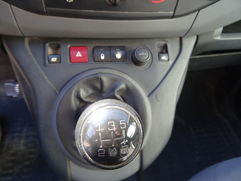 Peugeot Partner (2014) Polocombi 1,6HDi 90k MAN5 - fotka 18 z 22