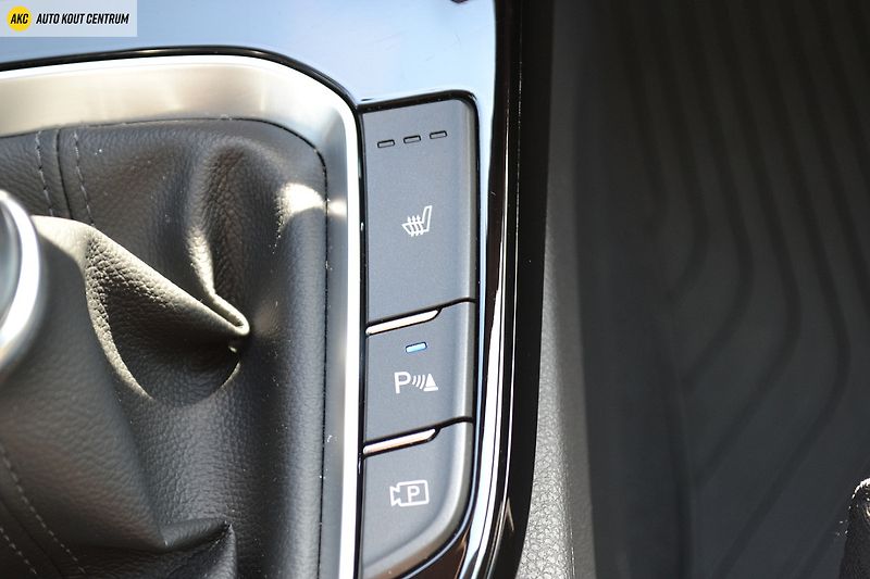 Hyundai i30 FB FL 1,0T- GDI FAMILY NAVI - fotka 24 z 42