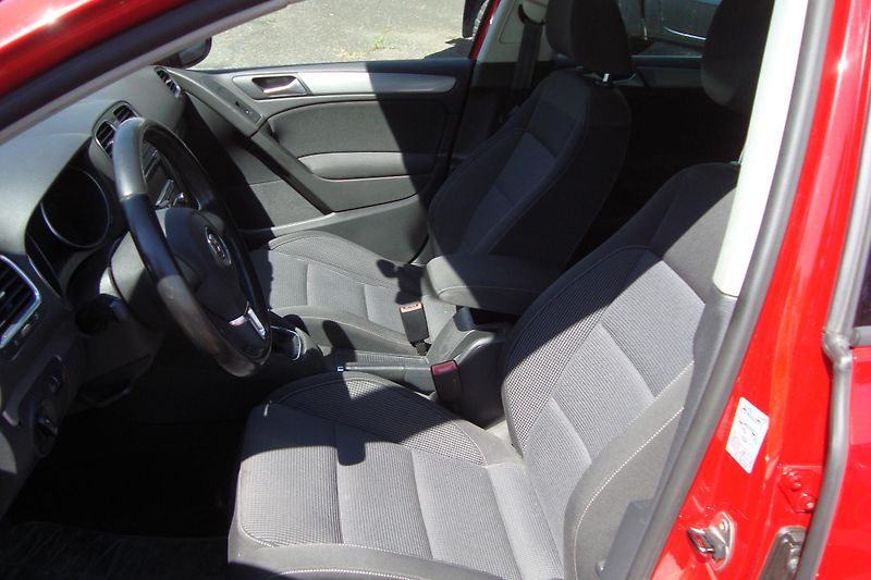 Volkswagen Golf (2011) VI,1.2TSi,ČR,Serv.Kn,114tis.km - fotka 27 z 75