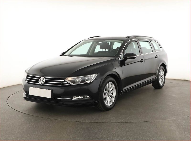 Volkswagen Passat (2016) 2.0 TDI, Navi, Tempomat - fotka 2 z 22