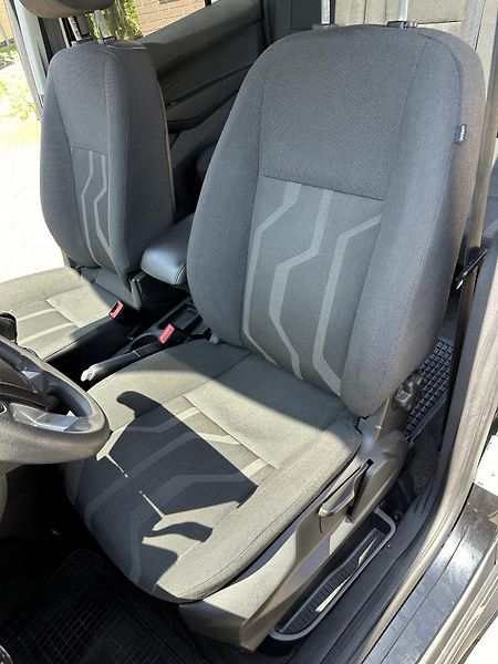 Ford Tourneo Connect (2015) GRAND - 7MÍST - L2 -DIGIKLIMA - fotka 37 z 61