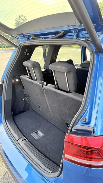 Volkswagen Touran (2020) Highline R-Line 1,5 TSI DSG - fotka 13 z 22
