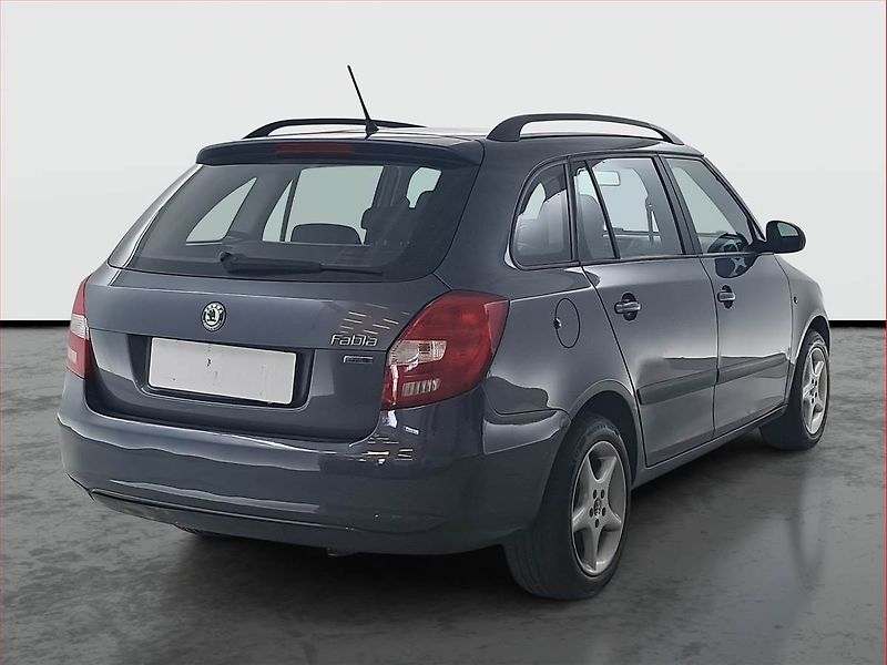 Škoda Fabia (2011) Ambiente 1.2 TSI - fotka 5 z 14