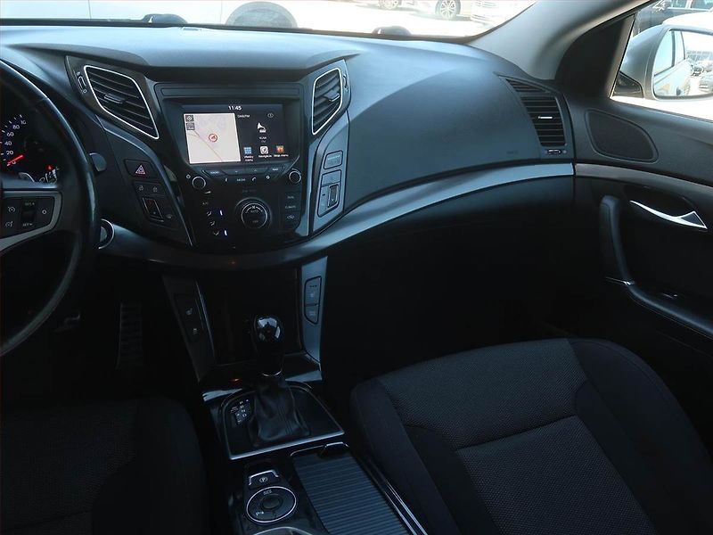 Hyundai i40 (2017) 1.7 CRDi, Automat, Serv.kniha - fotka 8 z 15