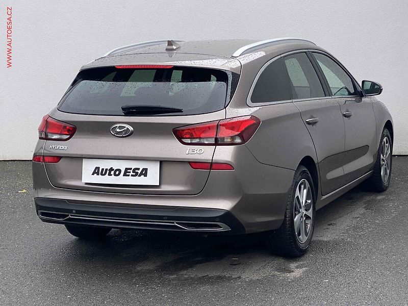 Hyundai i30 (2020) 1.6CRDi, 1.maj,ČR, Smart - fotka 4 z 17