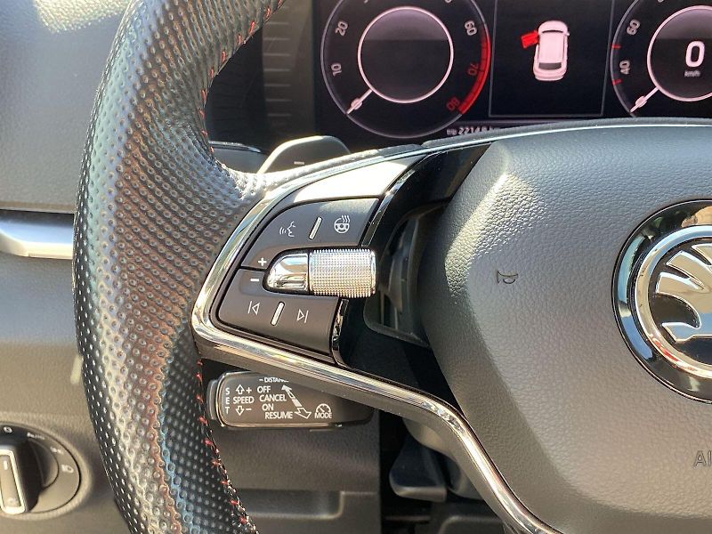Škoda Karoq (2018) 1.5 TSI DSG Style + - fotka 15 z 36