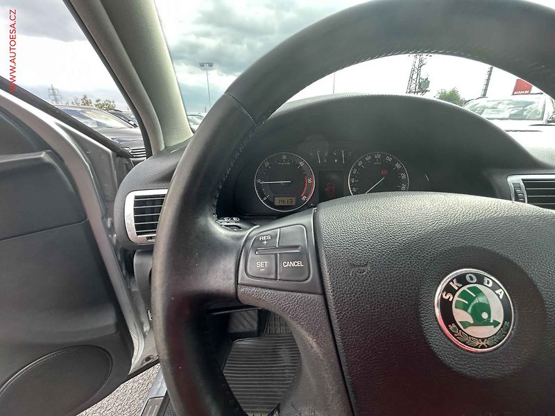 Škoda Superb (2008) 1.9 TDi, STK1/28 - fotka 16 z 17