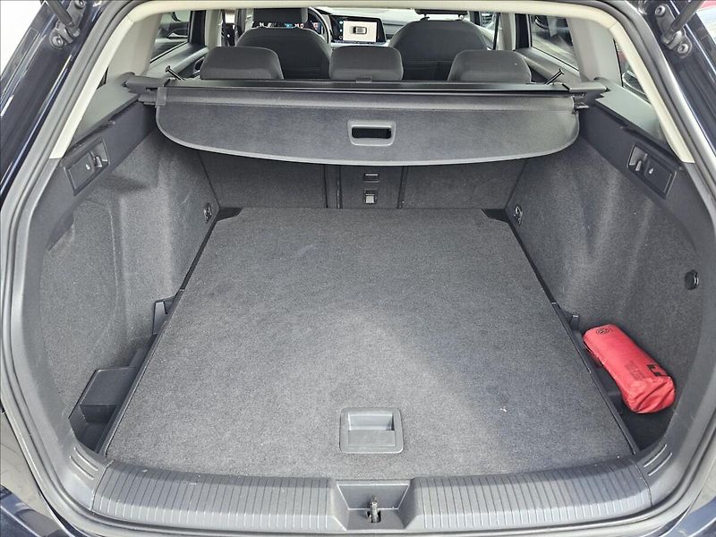 Volkswagen Golf 8 2,0TDi 110KW DSG STYLE - fotka 28 z 41
